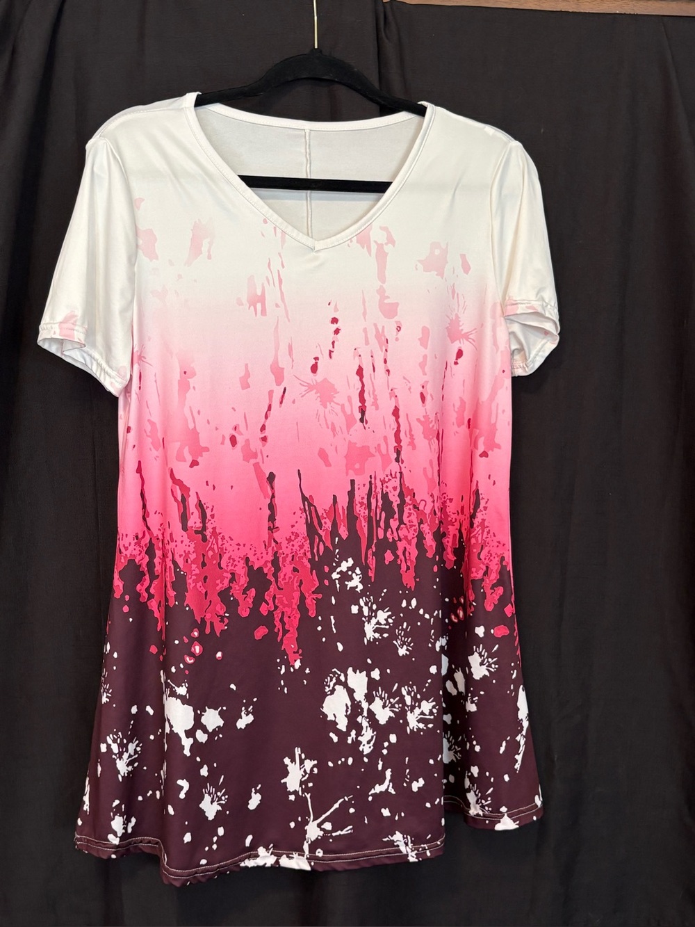 Tunic length summer blouse features a v-neck and a pink color gradient Sz XL